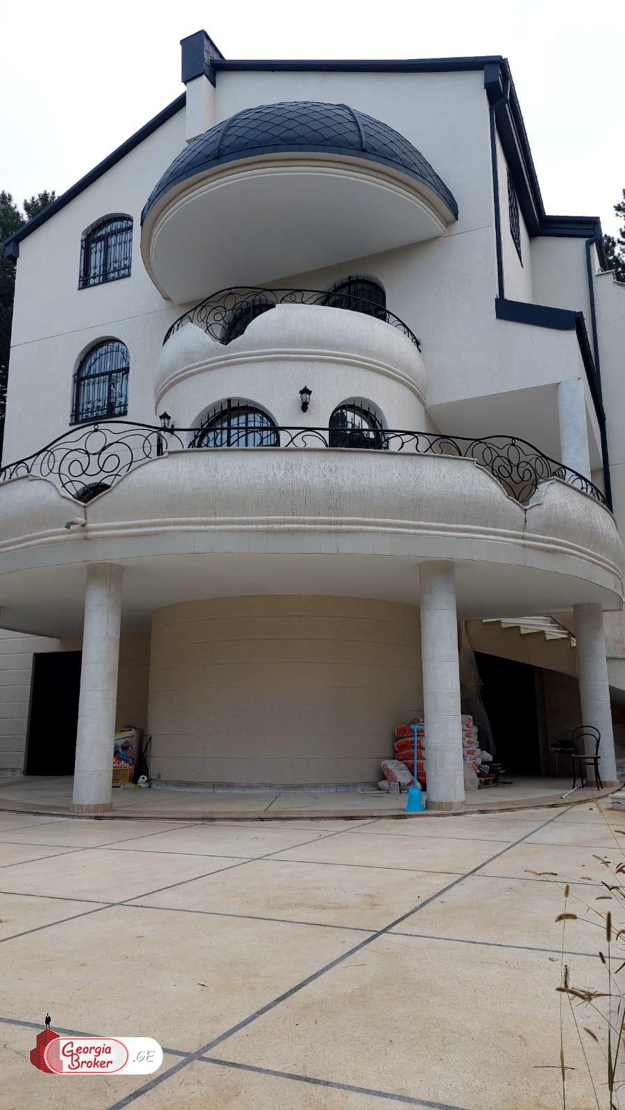 nearly repaired 11-room house for rent